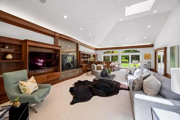 Hillsborough, CA 94010,801 Eucalyptus AVE