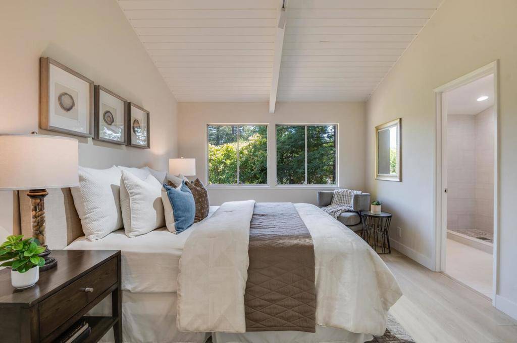 Stanford, CA 94305,835 Mayfield AVE