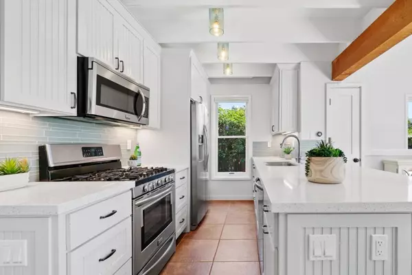 Santa Cruz, CA 95062,214 Brook AVE