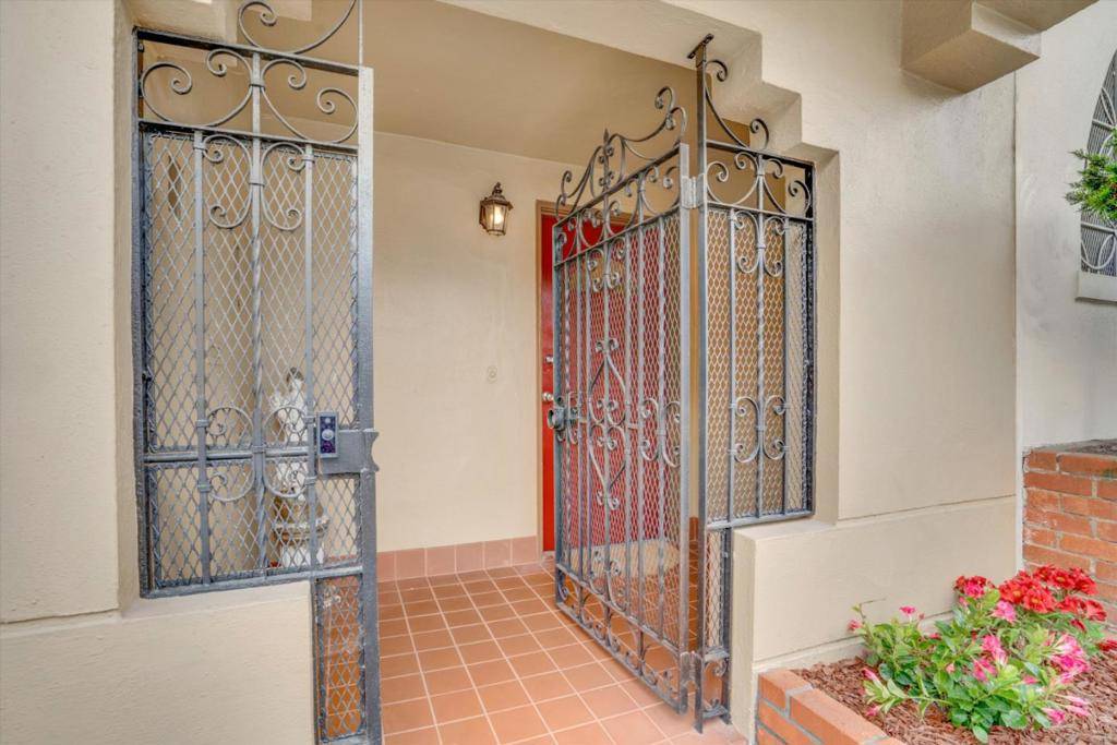 San Francisco, CA 94134,1019 Woolsey ST