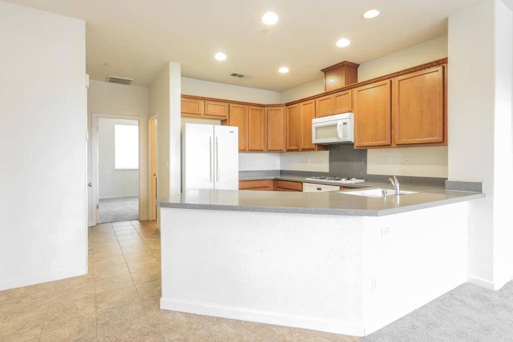 Hayward, CA 94541,131 Burbank ST