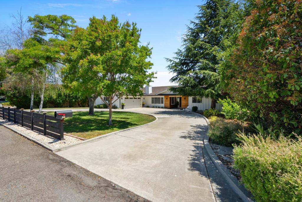 Hollister, CA 95023,105 Rays CIR