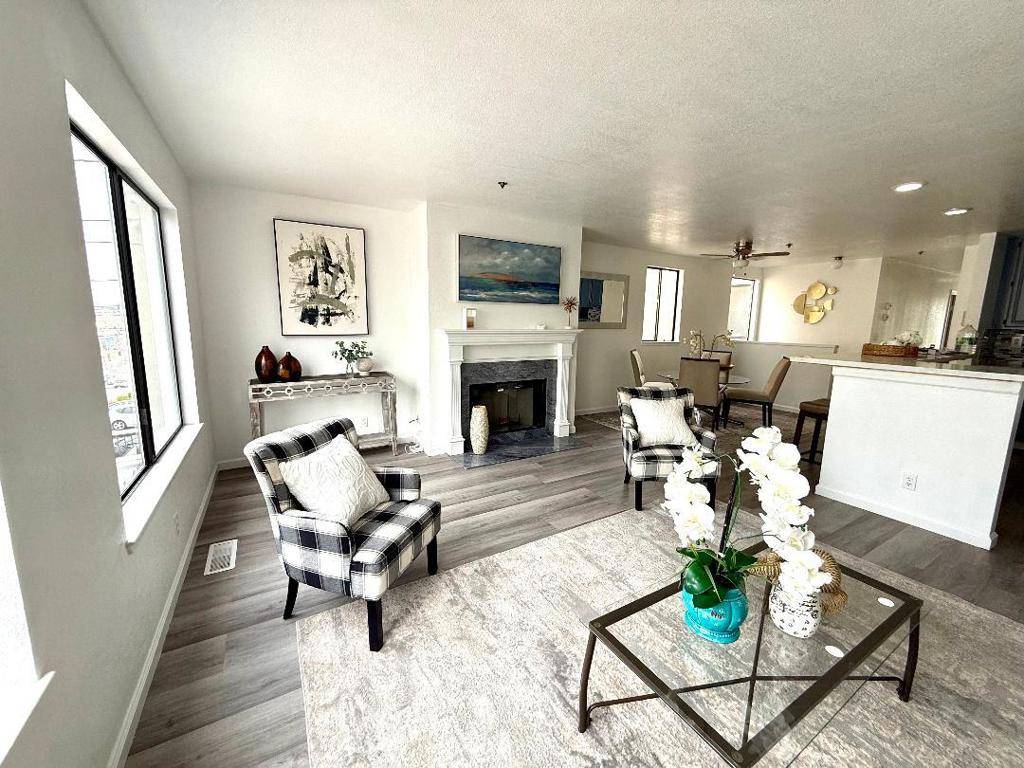 Daly City, CA 94014,900 Hillside BLVD