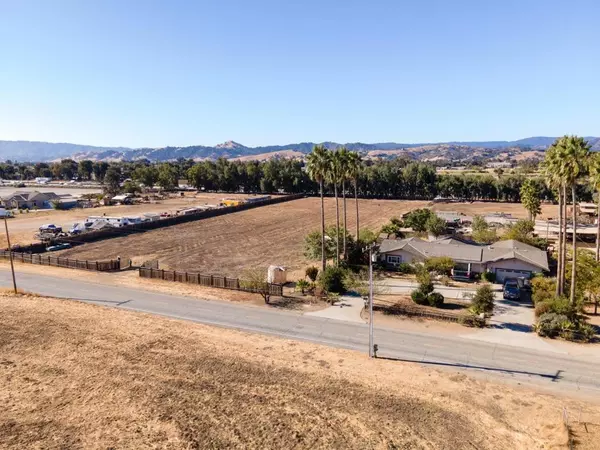 San Martin, CA 95046,13705 Sycamore AVE