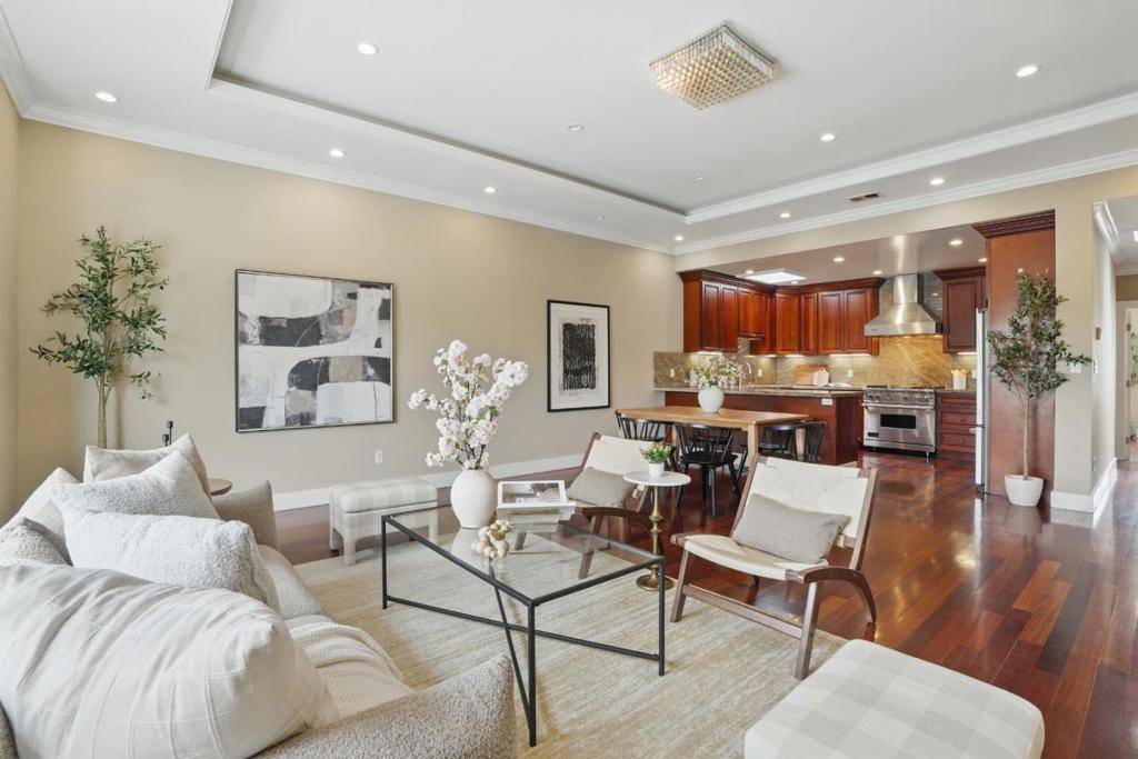 212 Sweeny ST, San Francisco, CA 94134