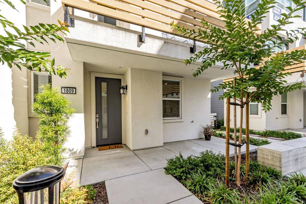 Milpitas, CA 95035,1809 Joshua Tree CIR