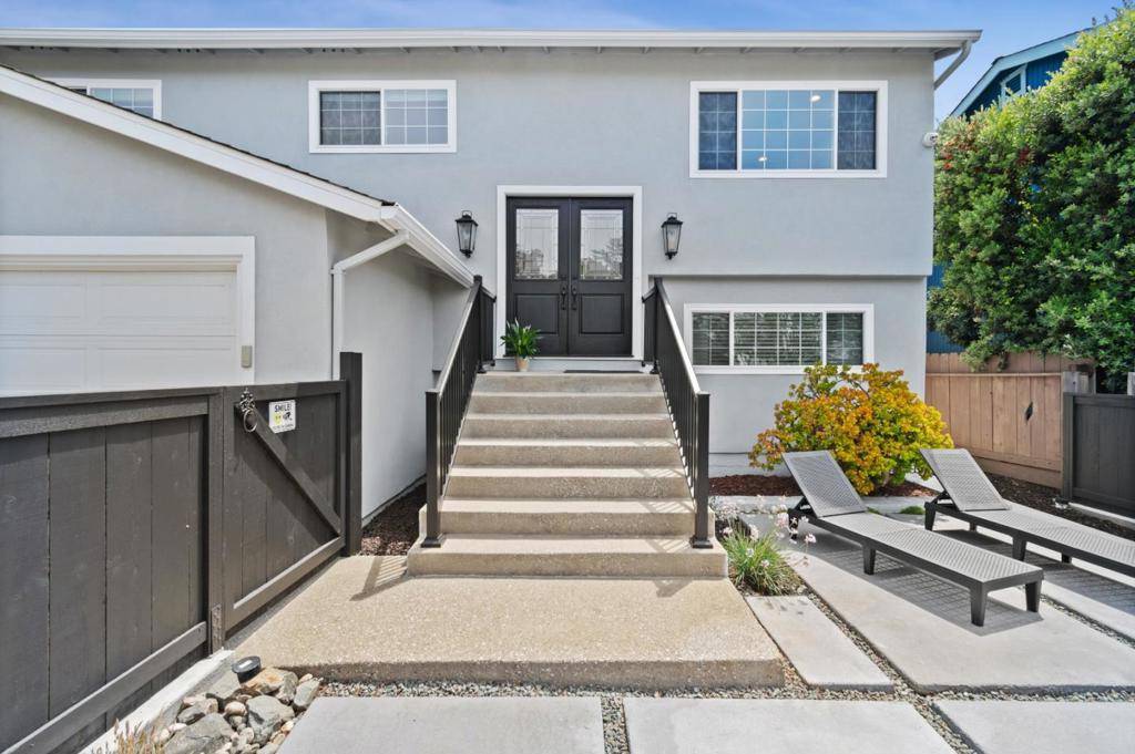 El Granada, CA 94018,330 Avenue Portola