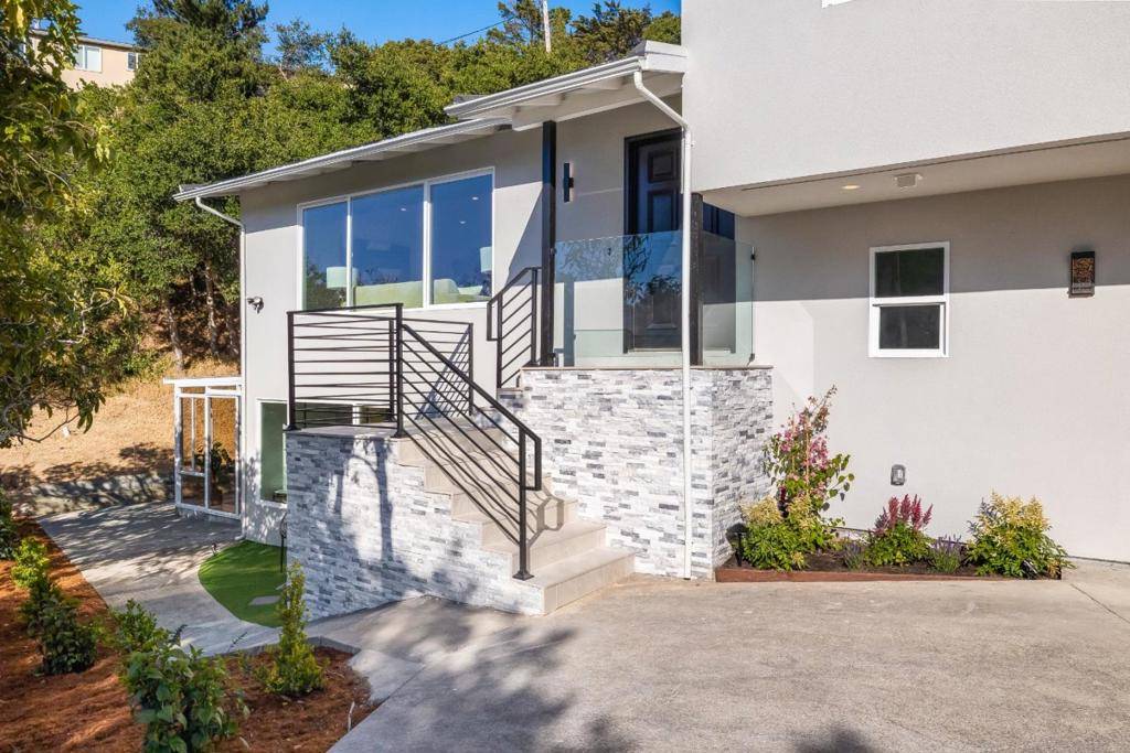 Hillsborough, CA 94010,1315 Black Mountain RD