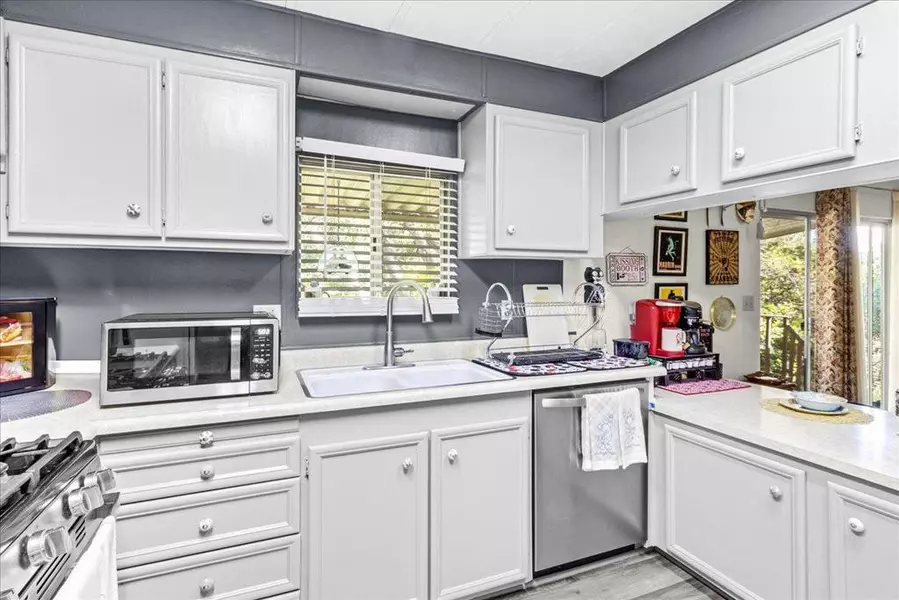 17617 Pond Derosa, Salinas, CA 93907