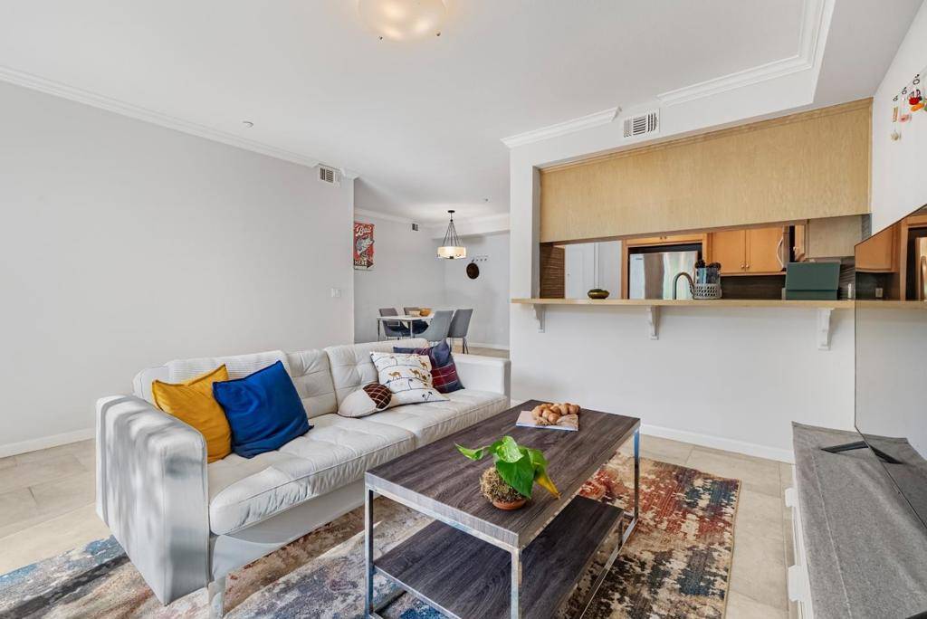 Sunnyvale, CA 94089,1035 Scotia TER #202