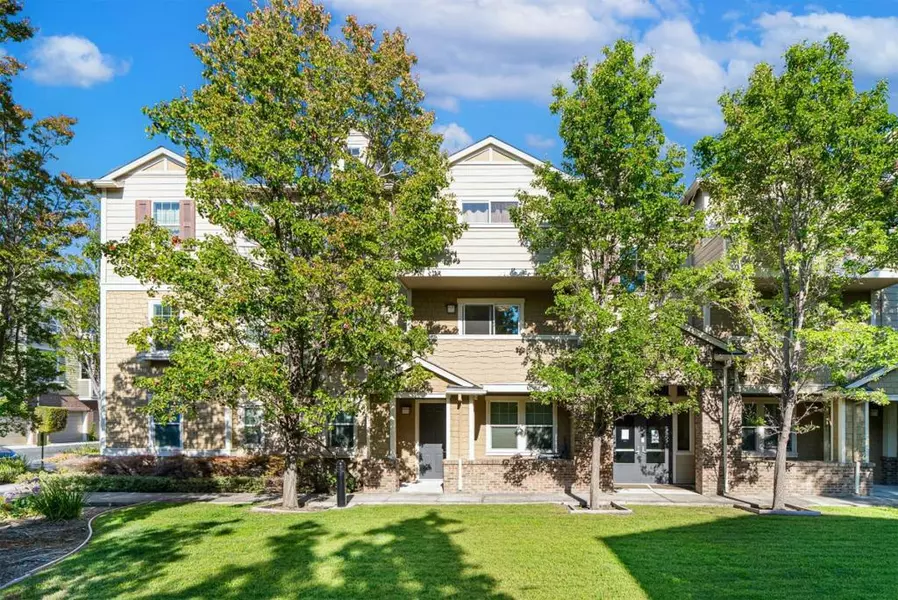 1035 Scotia TER #202, Sunnyvale, CA 94089