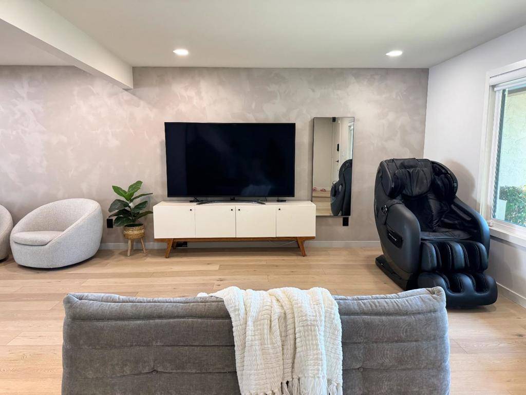San Jose, CA 95136,4655 Columbia River CT