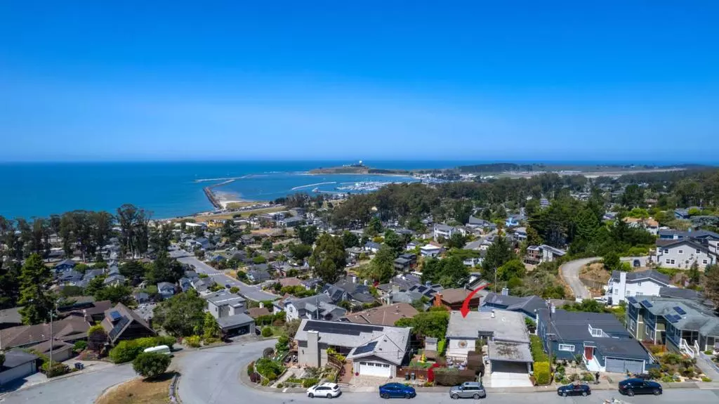 215 El Granada BLVD, Half Moon Bay, CA 94019