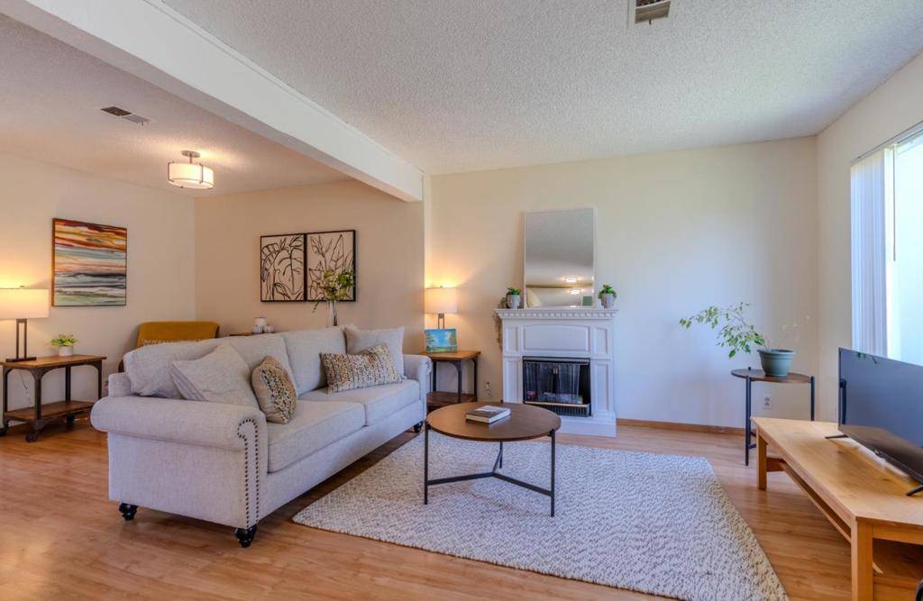 Pacifica, CA 94044,1263 Rosita RD