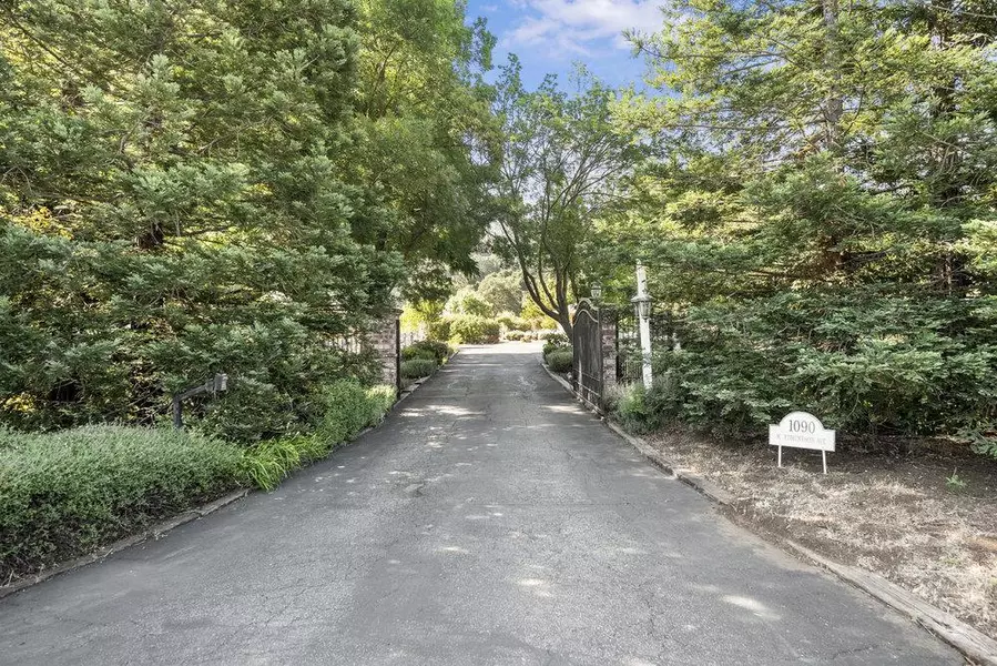 1090 W Edmundson AVE, Morgan Hill, CA 95037