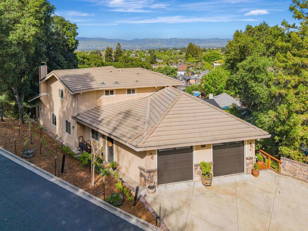 Gilroy, CA 95020,1737 Hecker Pass RD
