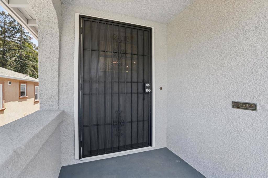 Oakland, CA 94601,2408 Bartlett ST