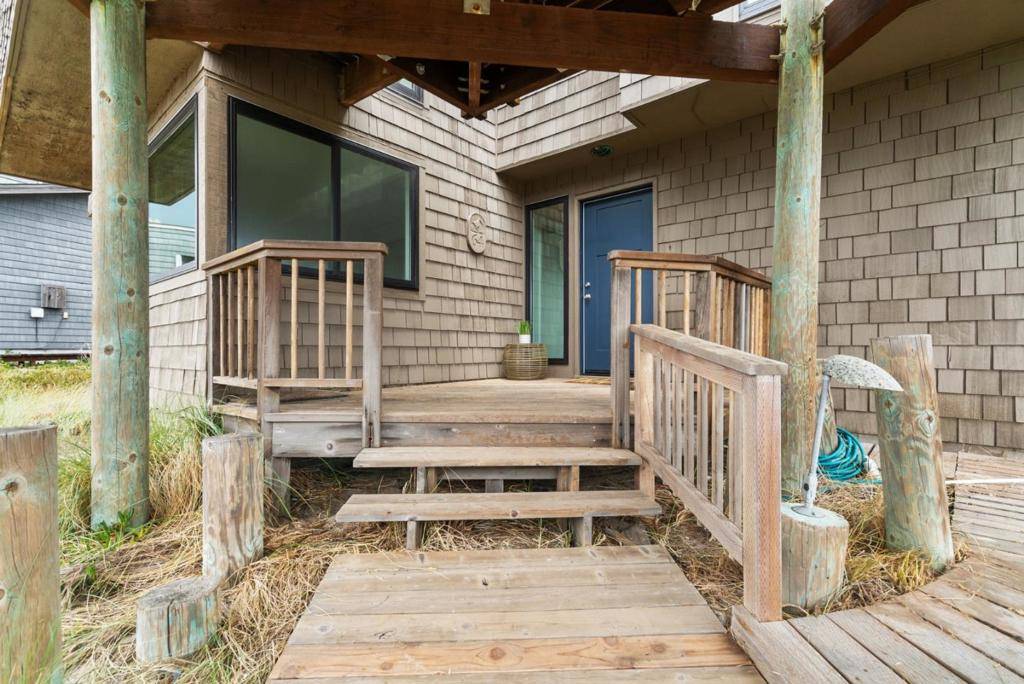 Watsonville, CA 95076,64 Avocet CIR