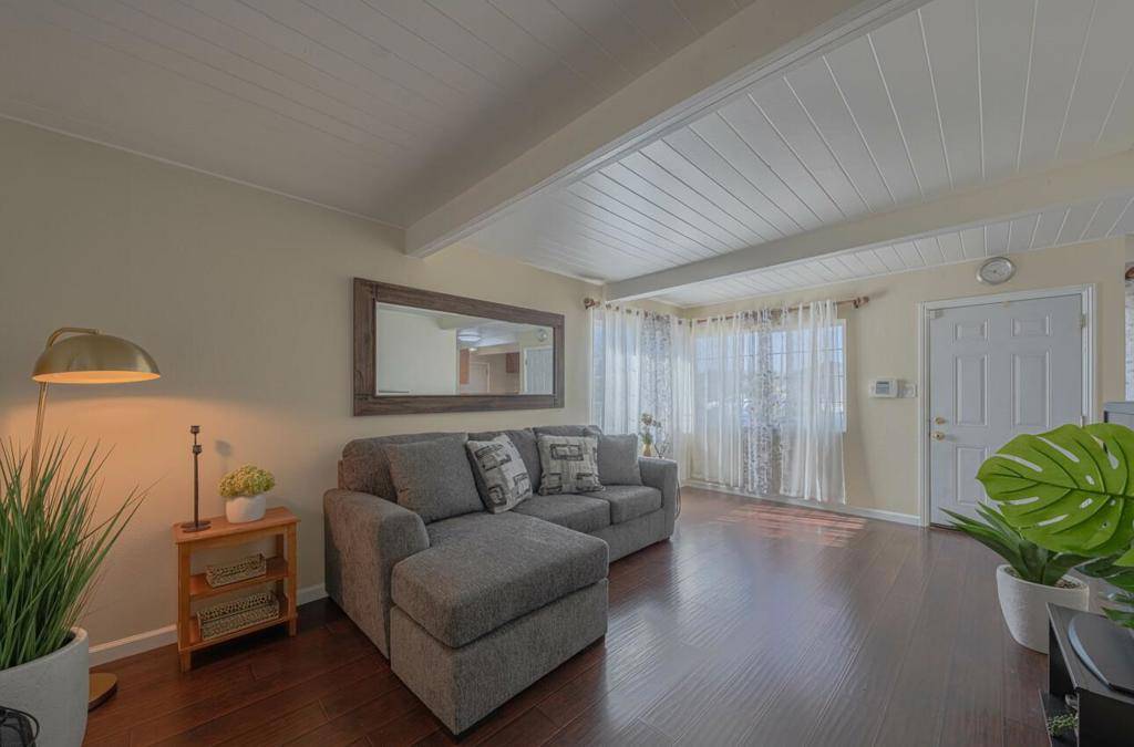 Salinas, CA 93906,547 Chaparral ST