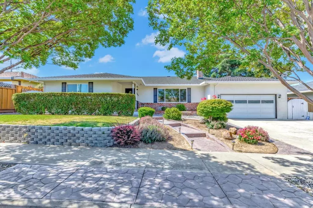 Hollister, CA 95023,1081 Oak ST