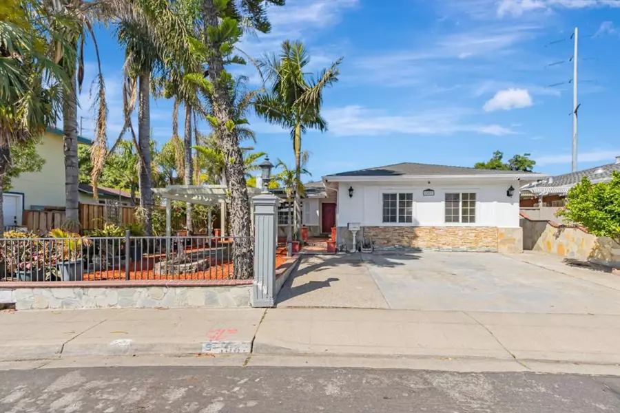 1087 Starlite DR, Milpitas, CA 95035