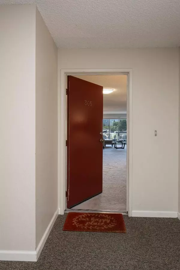 Redwood City, CA 94061,1458 HUDSON ST #305