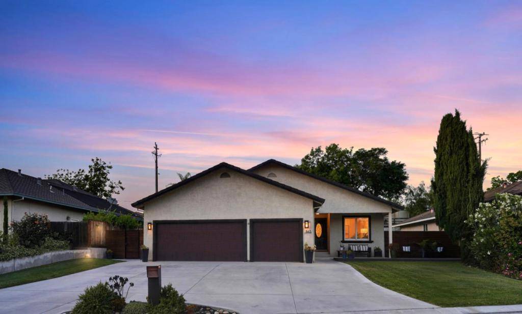 Hollister, CA 95023,865 Valley Oak DR