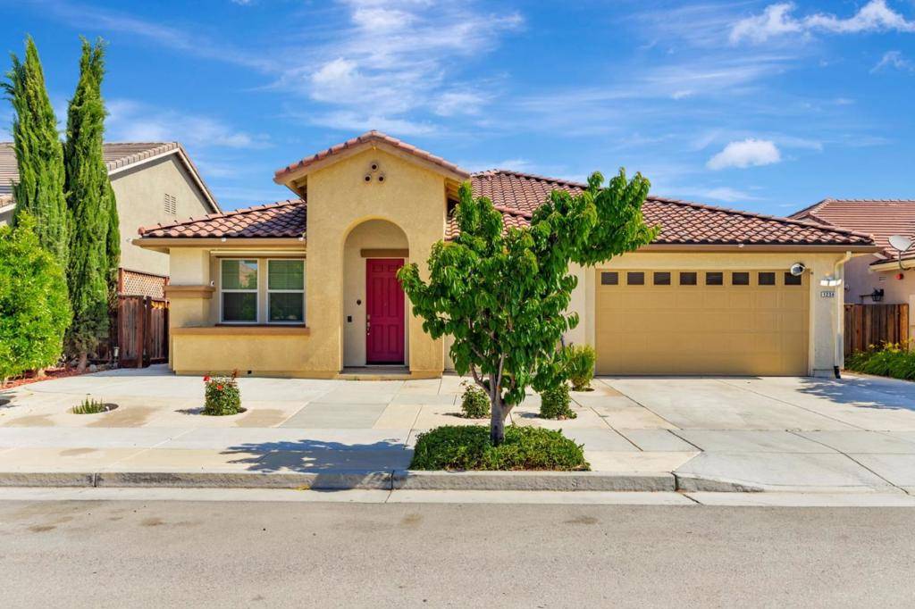 Hollister, CA 95023,1254 Steinbeck DR