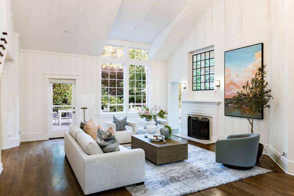Palo Alto, CA 94301,300 Lowell AVE