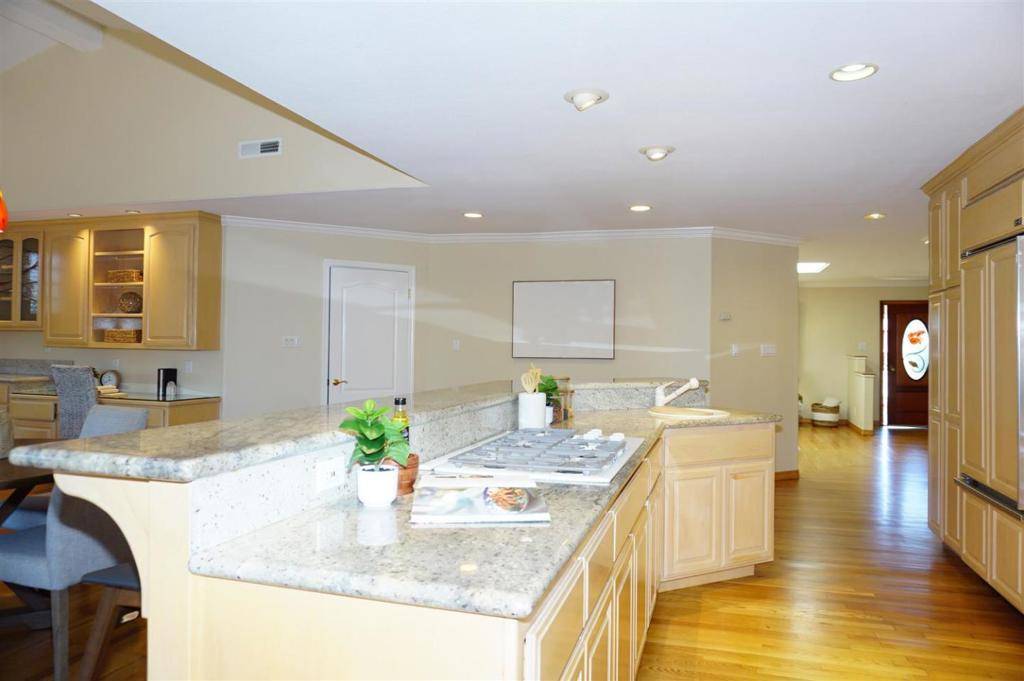 Cupertino, CA 95014,10481 Davison AVE