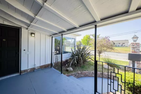 Salinas, CA 93906,114 Iris DR