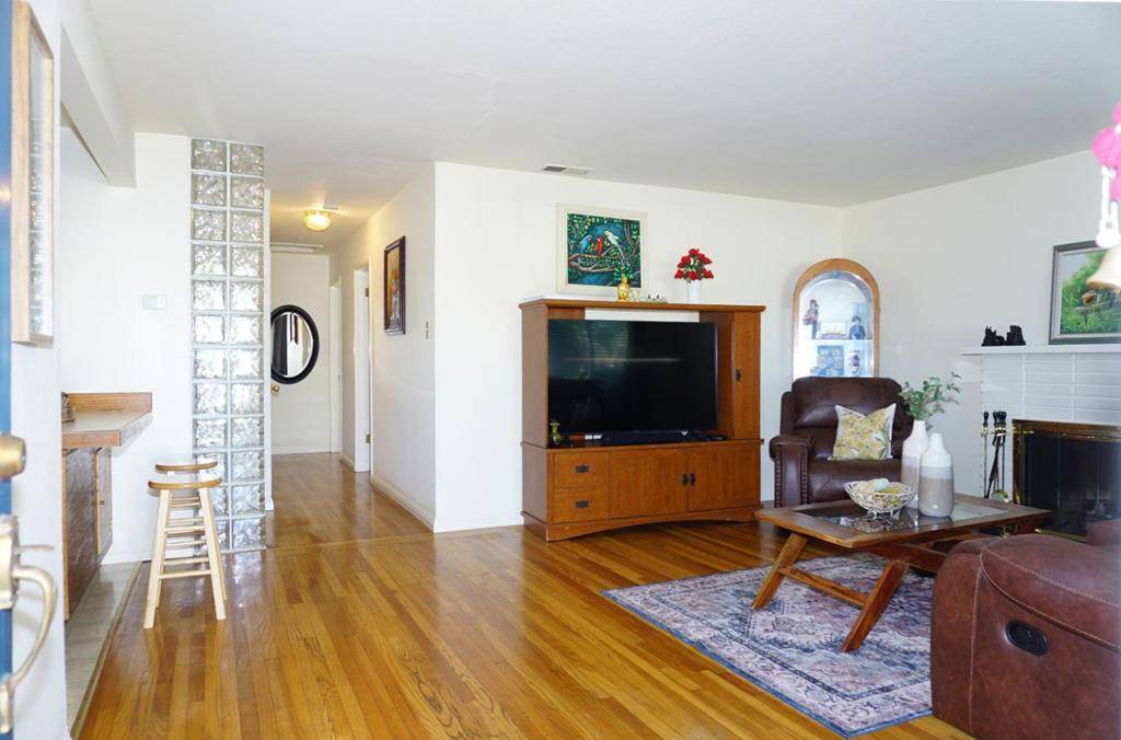 Santa Clara, CA 95051,1755 Townsend AVE
