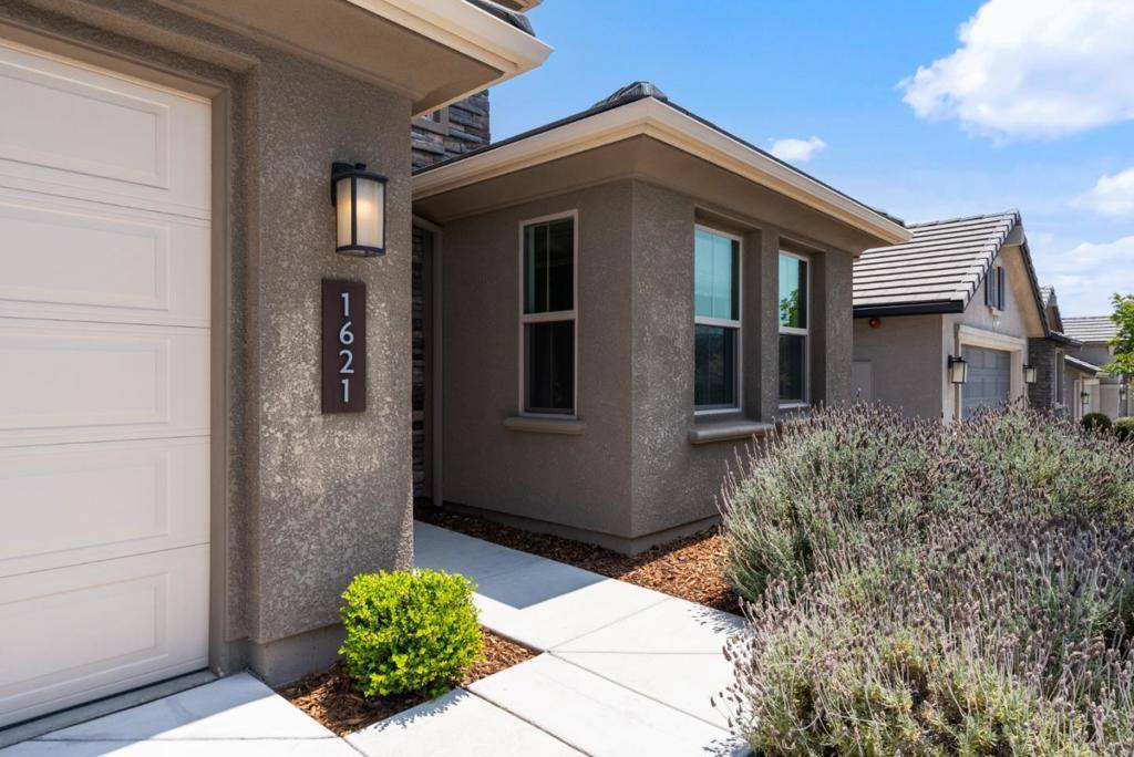 Hollister, CA 95023,1621 Castlerock DR
