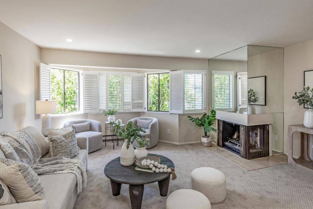San Francisco, CA 94133,383 Lombard ST #405