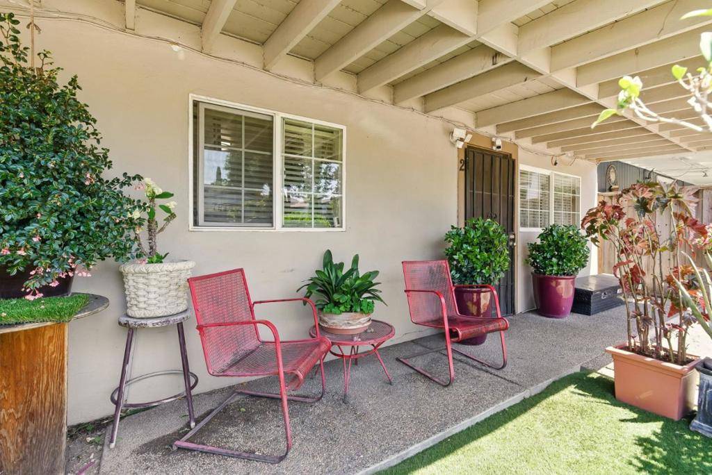 Redwood City, CA 94063,109 Dumbarton AVE
