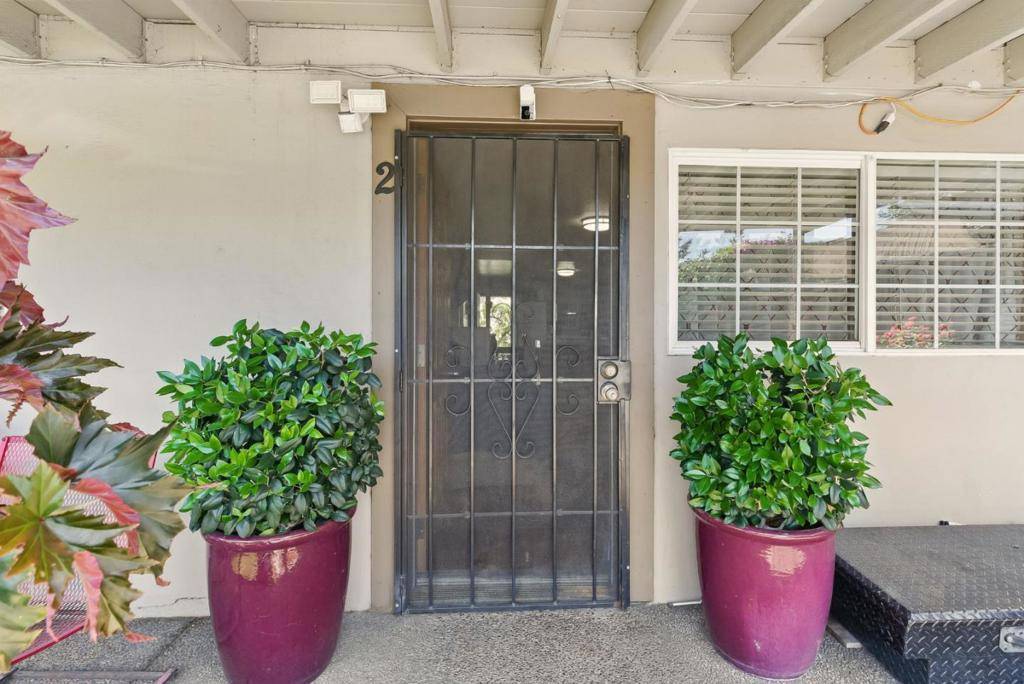 Redwood City, CA 94063,109 Dumbarton AVE