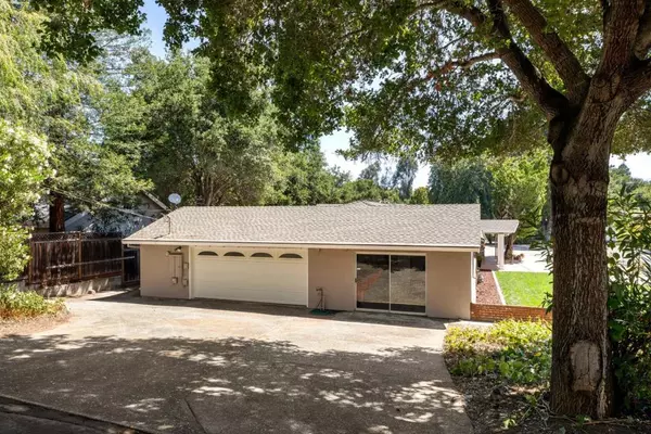 Palo Alto, CA 94306,880 Moana CT