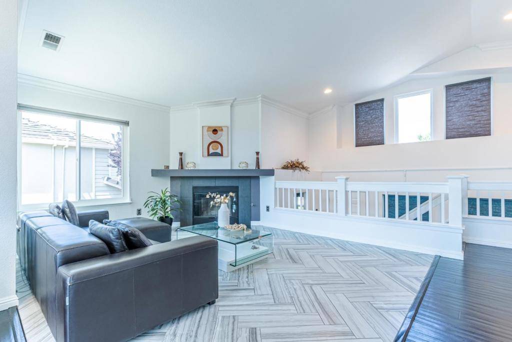 Gilroy, CA 95020,9251 Mockingbird LN