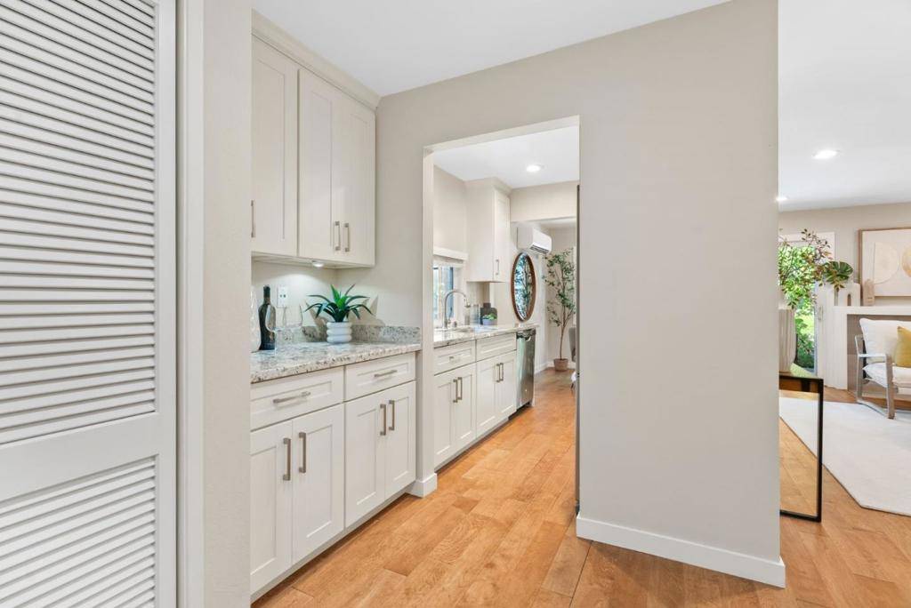 Mountain View, CA 94043,612 Sierra Vista AVE #D
