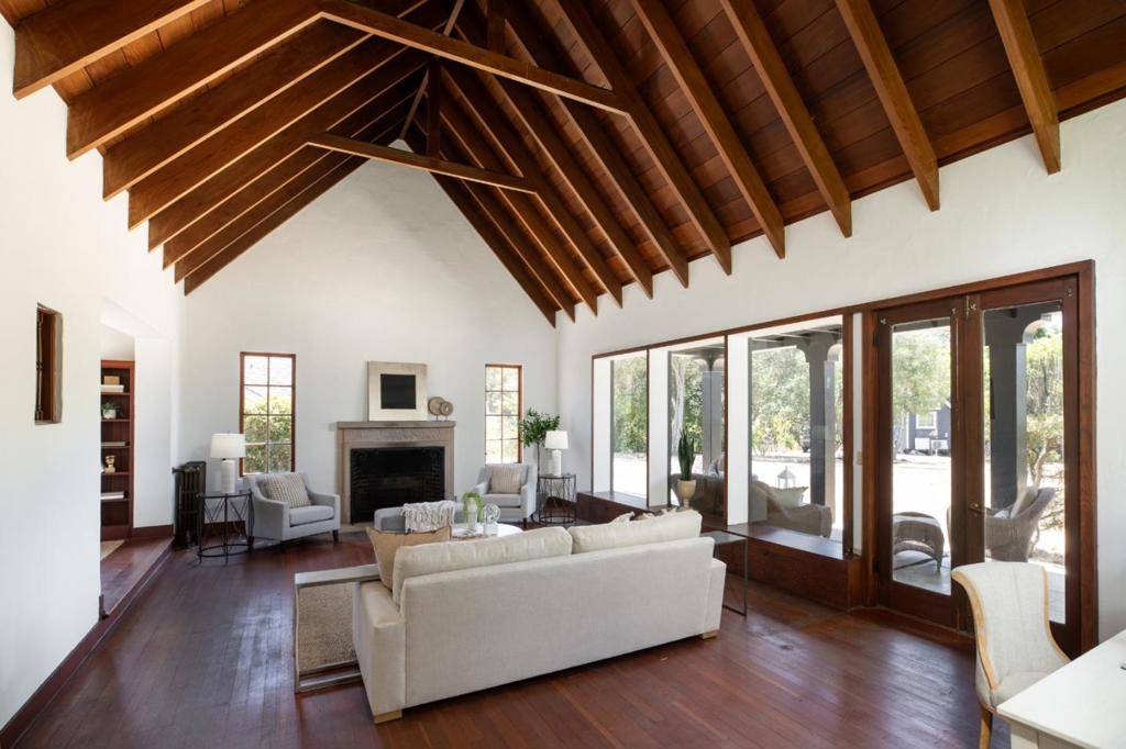 Los Altos Hills, CA 94022,13888 Fremont Pines LN
