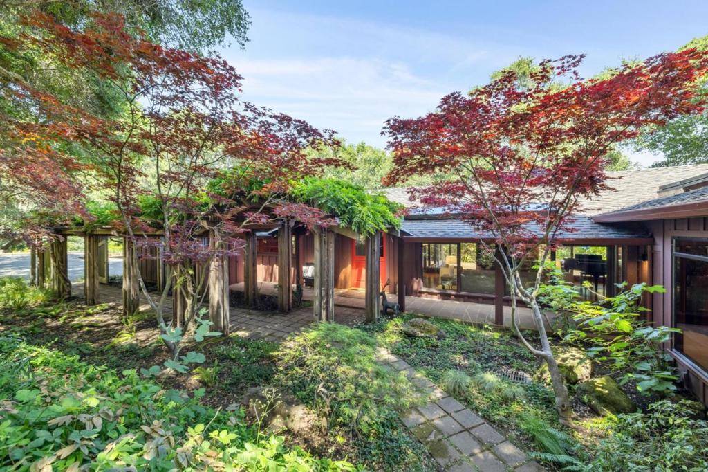 19 Preston RD, Woodside, CA 94062