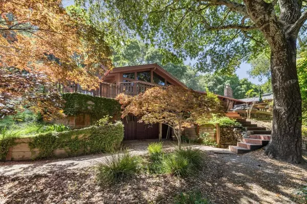 Woodside, CA 94062,19 Preston RD