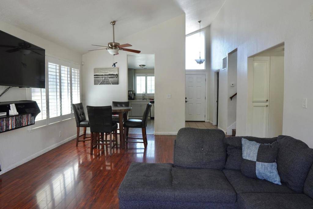 Salinas, CA 93907,424 Brighton ST