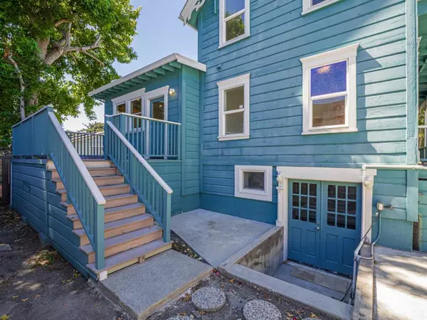 Santa Cruz, CA 95060,807 Laurel ST