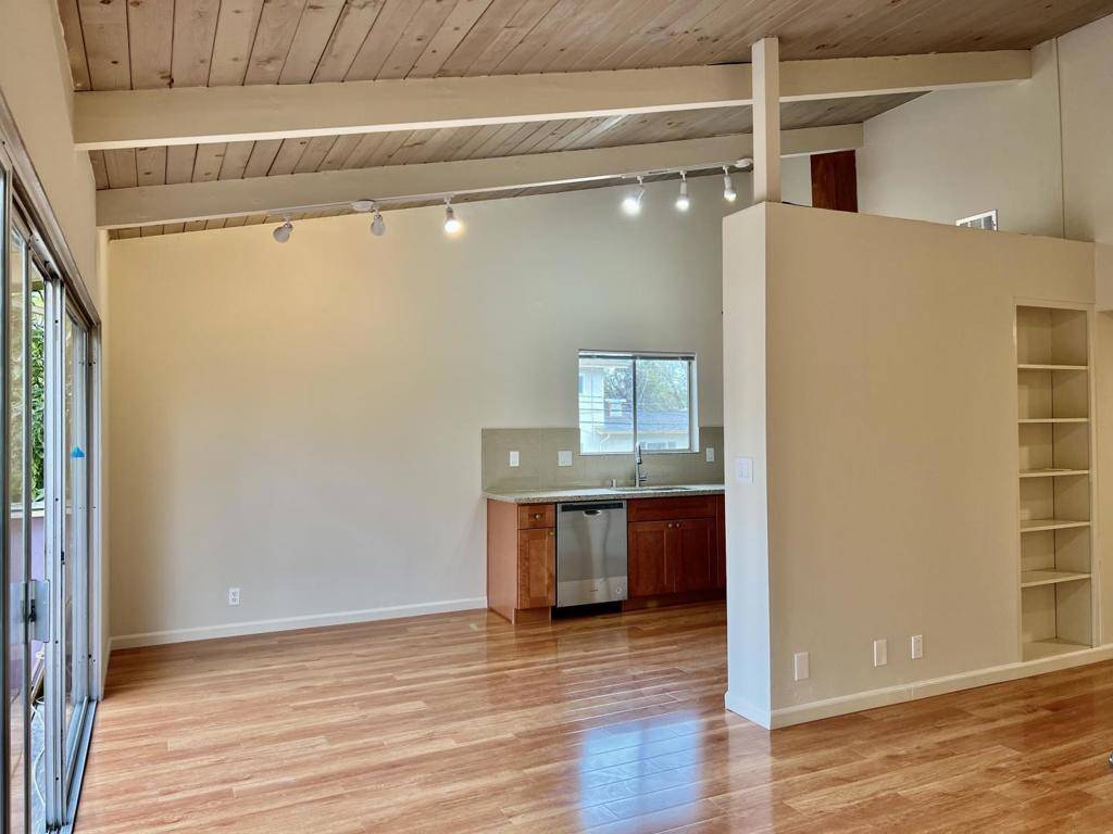 San Jose, CA 95129,1599 Maurice LN #4