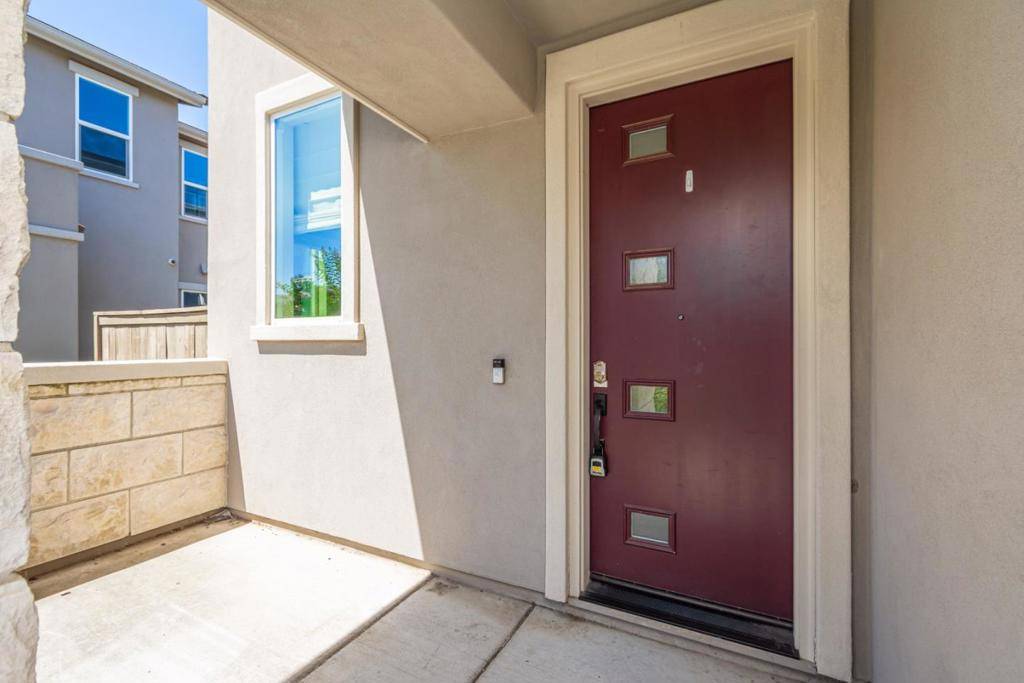 Sacramento, CA 95834,4455 English Elm ST