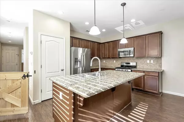 Tracy, CA 95391,165 W Questa TRL