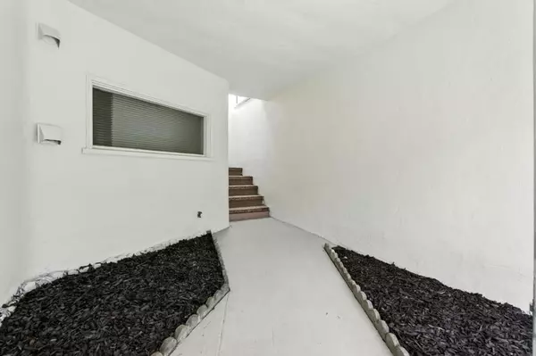 San Francisco, CA 94124,155 Bridgeview DR