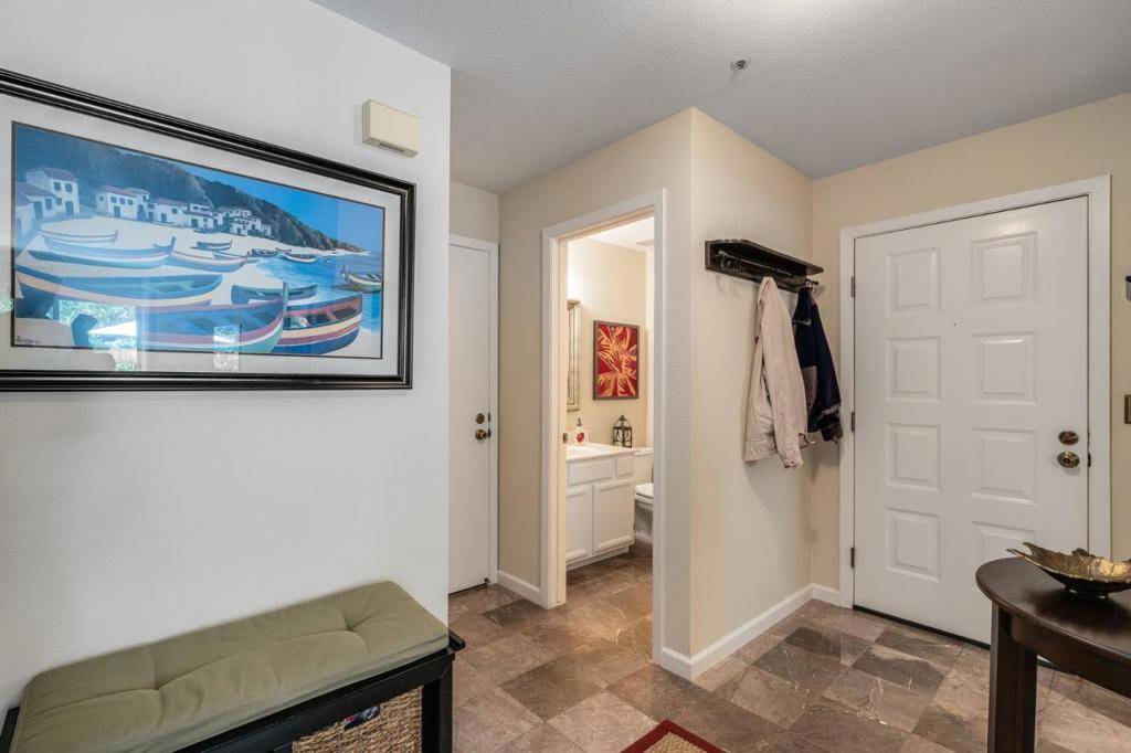 Foster City, CA 94404,290 Bonita LN