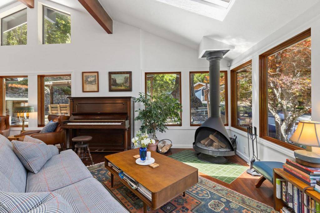 Los Gatos, CA 95033,18051 Idylwild RD
